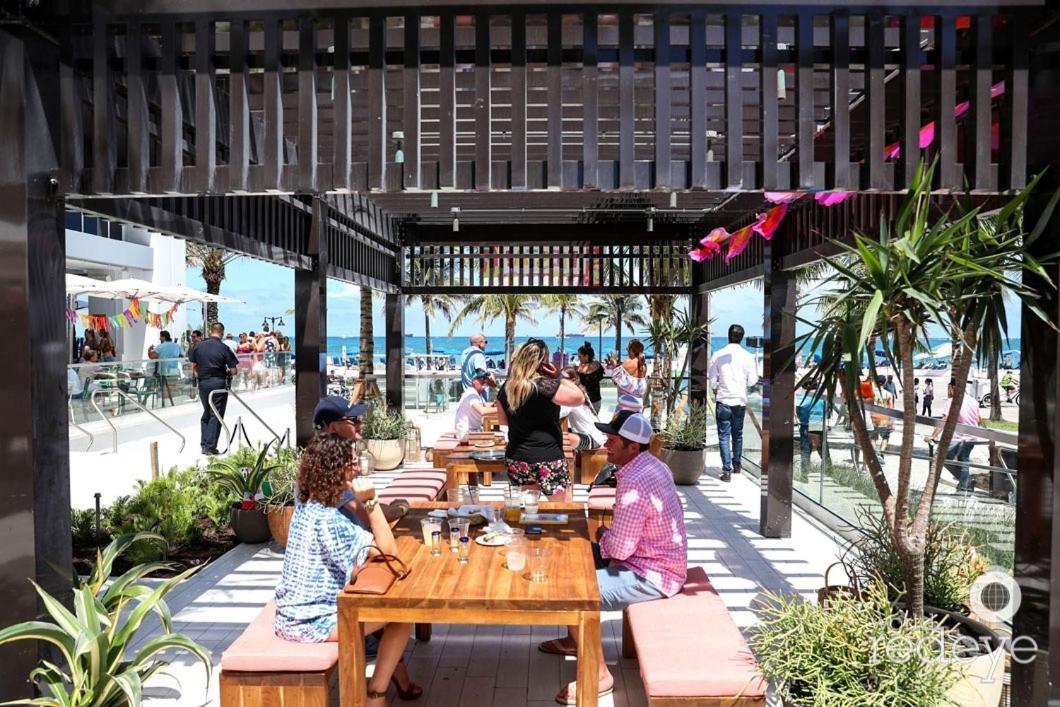 Beachfront-spacious W